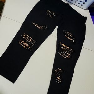 Torrid leggings with cheetah print accents Size 1